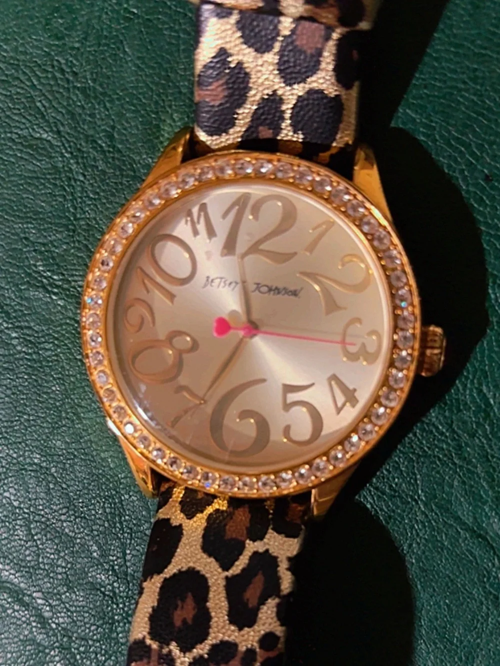Pre-owned Betsey Johnson Leopard Print Gold-Tone Women's Watch